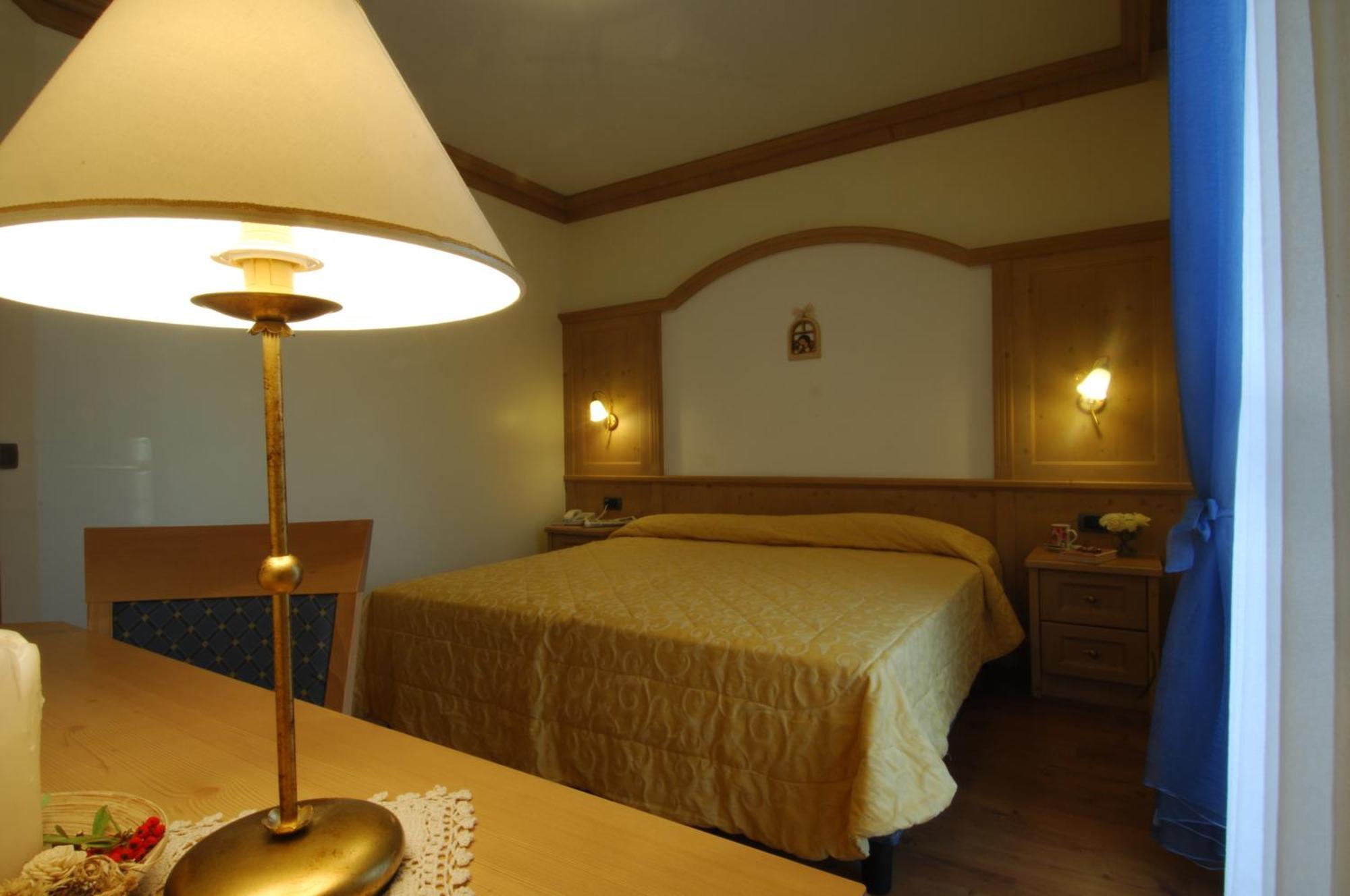 Hotel Lido - Slow & Natural Living Molveno Εξωτερικό φωτογραφία