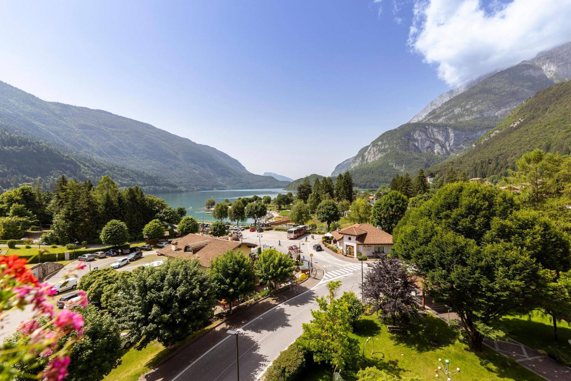 Hotel Lido - Slow & Natural Living Molveno Εξωτερικό φωτογραφία
