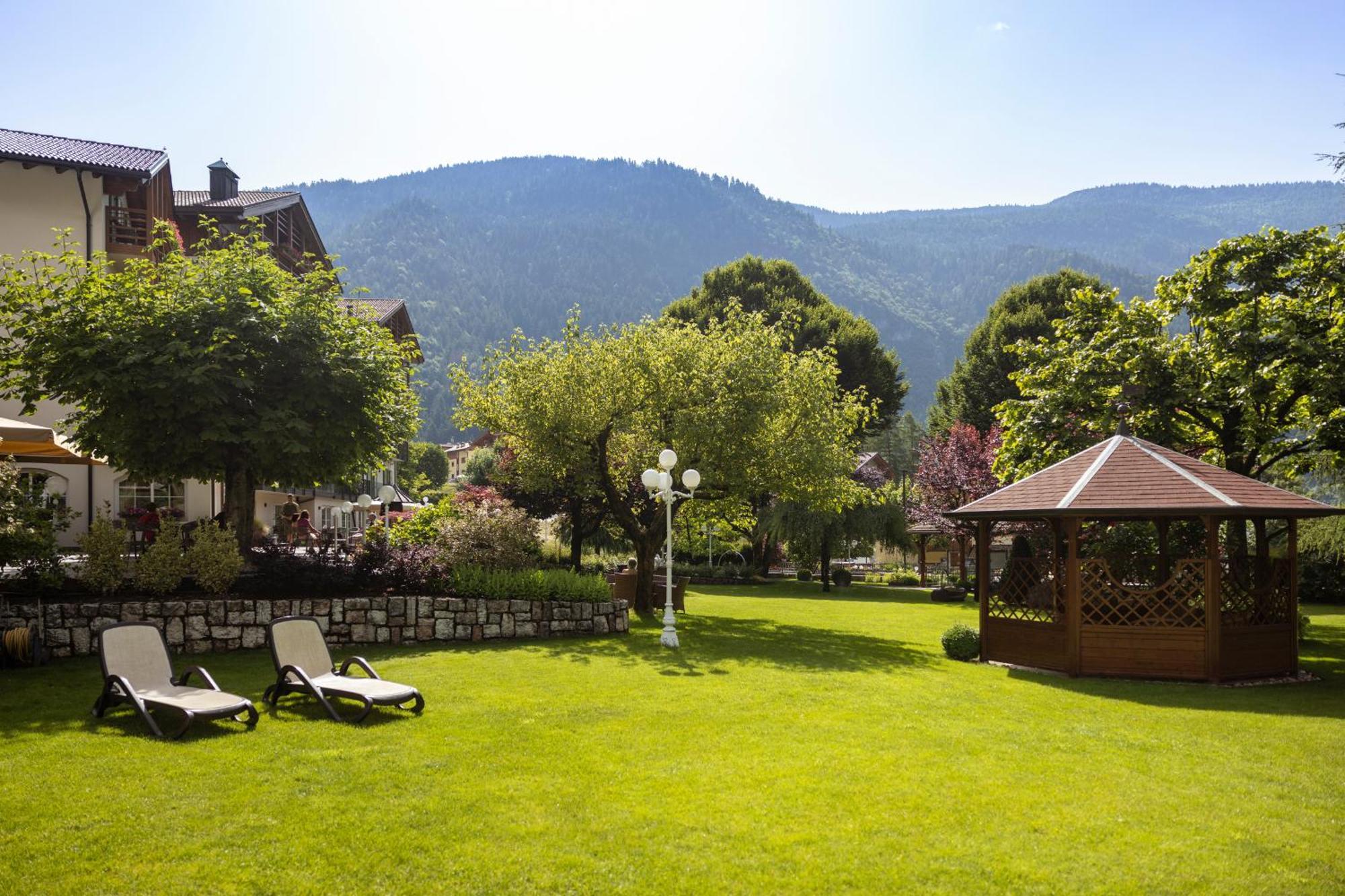 Hotel Lido - Slow & Natural Living Molveno Εξωτερικό φωτογραφία